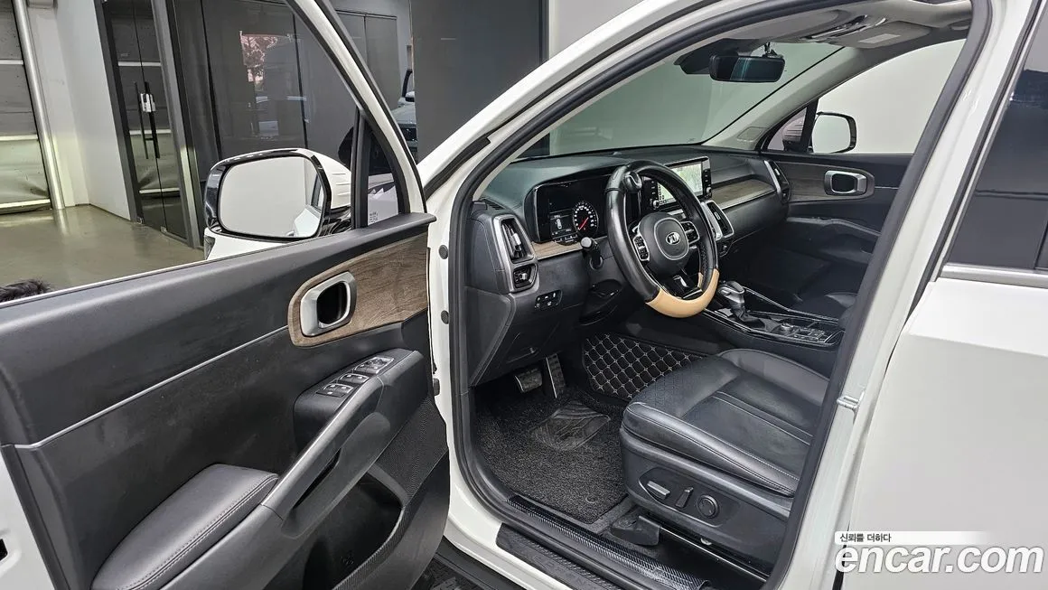 Kia Sorento — фото 6