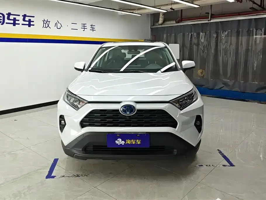 Toyota RAV4 — фото 4