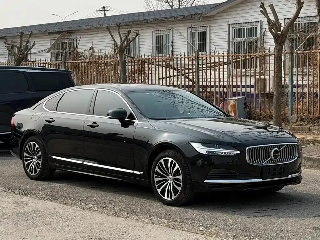 Volvo S90 PHEV 2024 из CN, фото 2