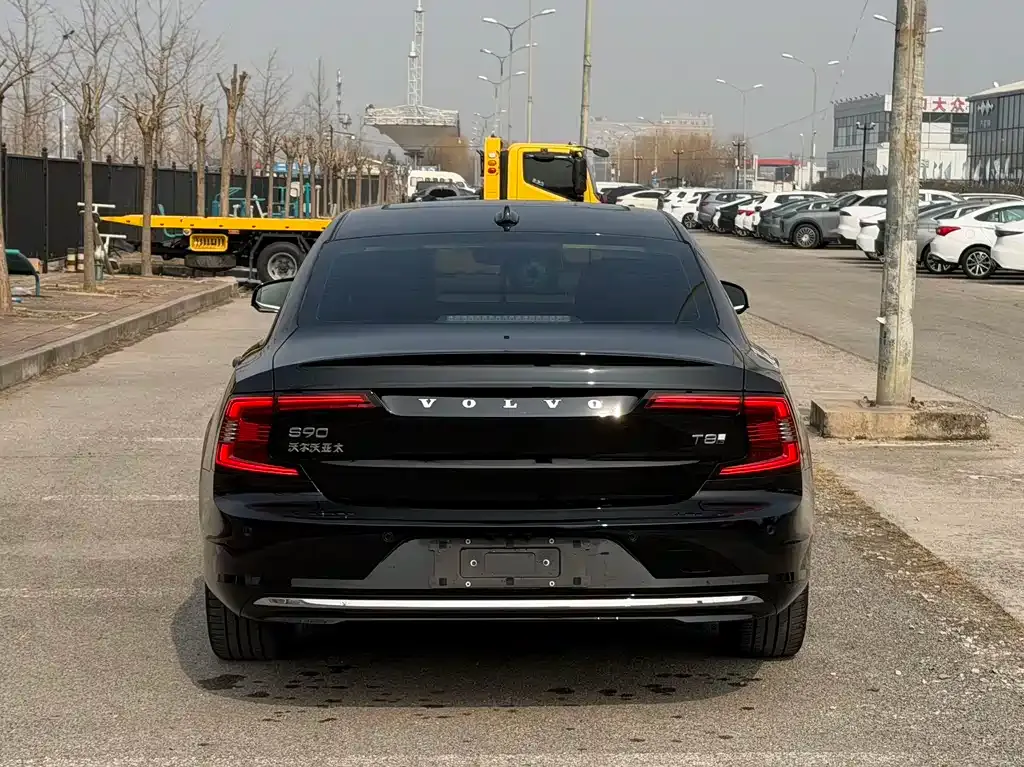 Volvo S90 PHEV 2024 из CN, фото 3