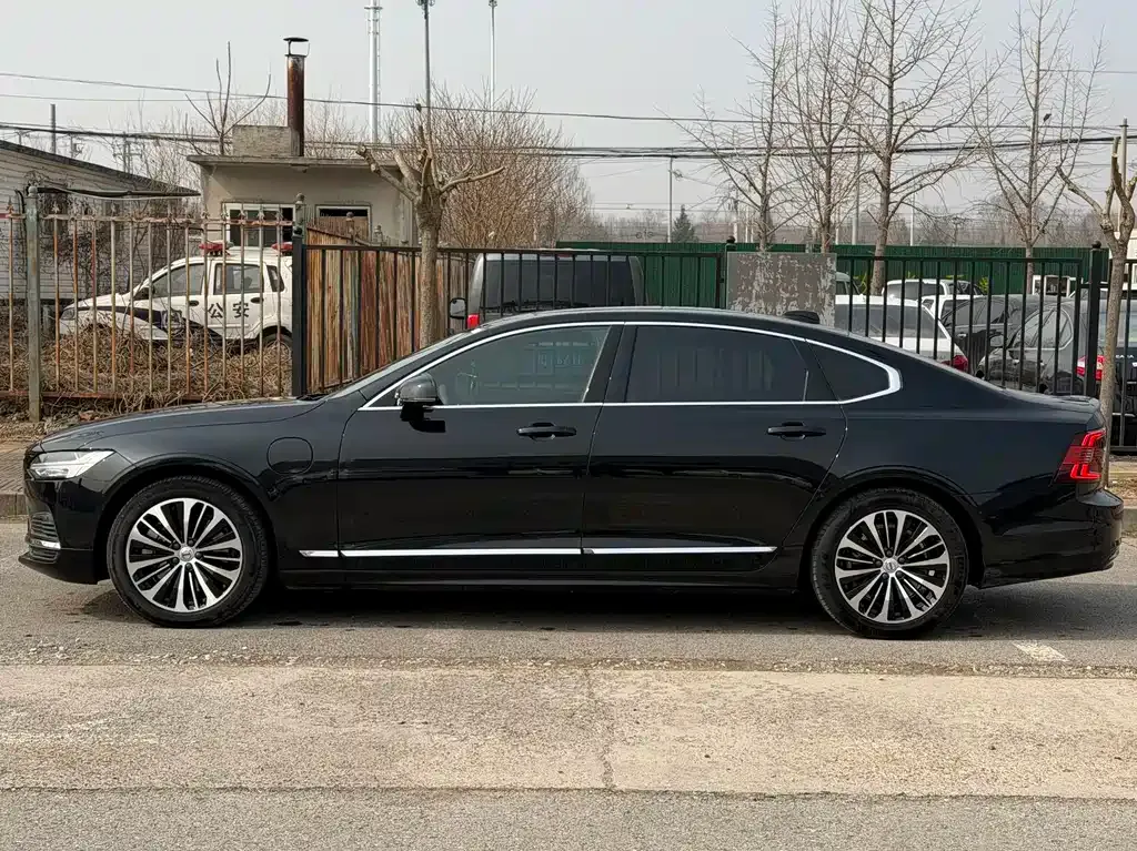 Volvo S90 PHEV 2024 из CN, фото 6
