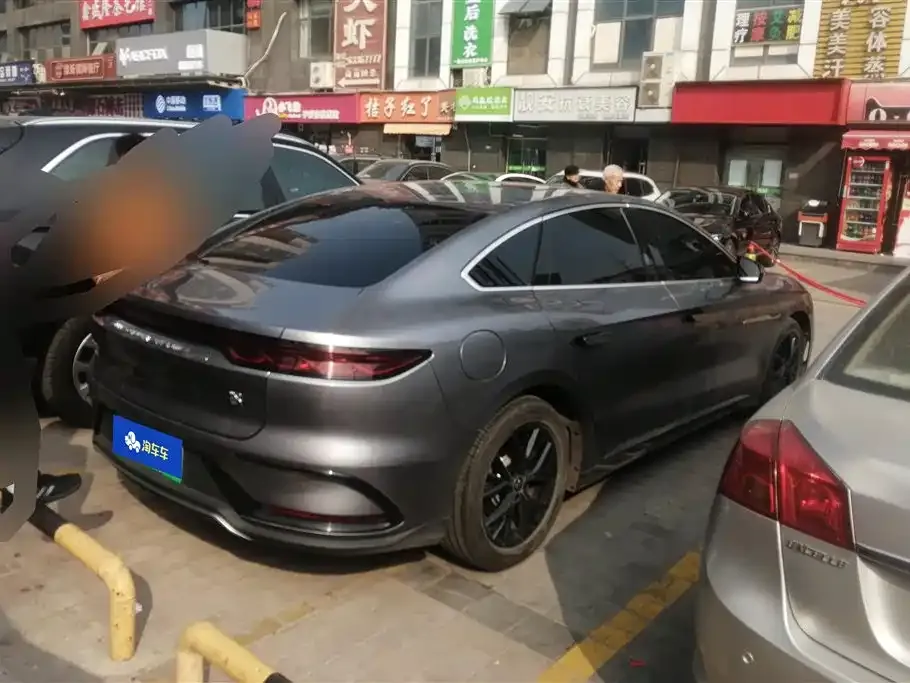 BYD Han — фото 10