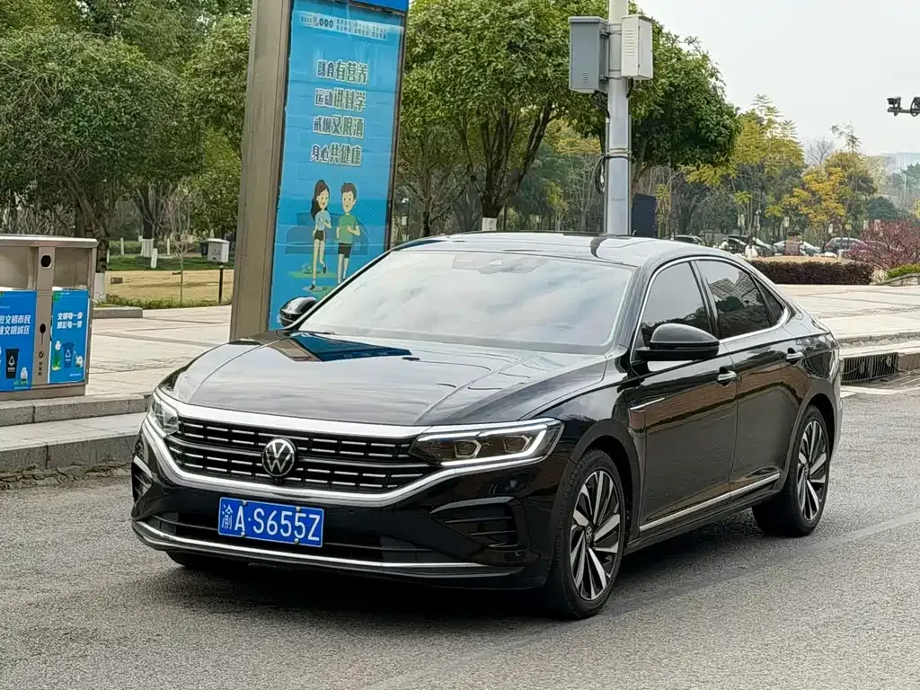 Volkswagen Passat — фото 1