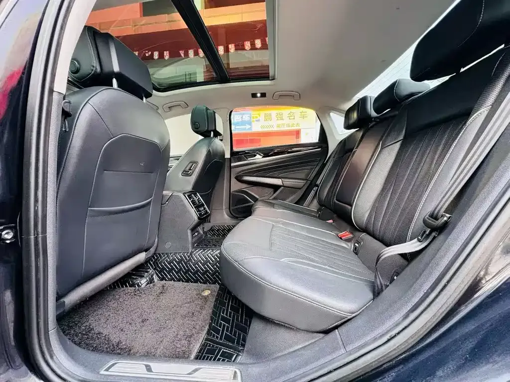 Volkswagen Passat — фото 7