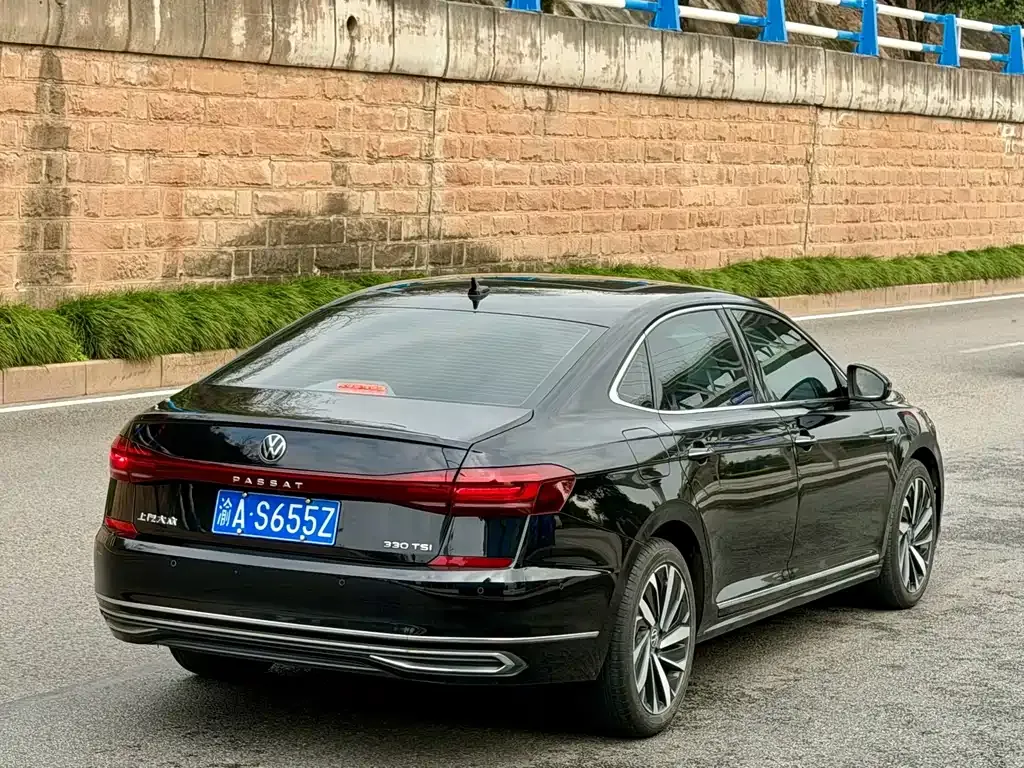 Volkswagen Passat — фото 9