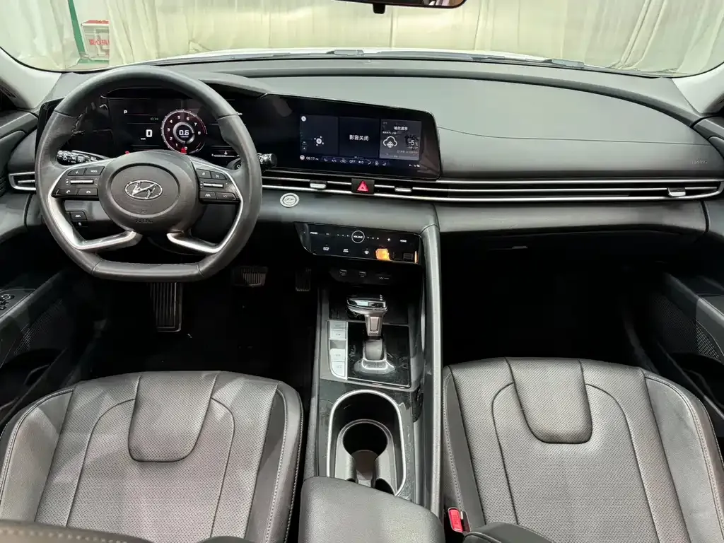 Hyundai Elantra 2023 из CN, фото 10