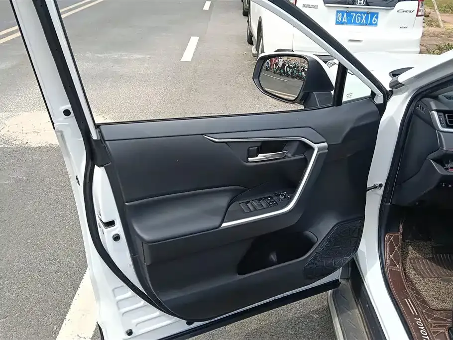 Toyota RAV4 Prime 2022 из CN, фото 5