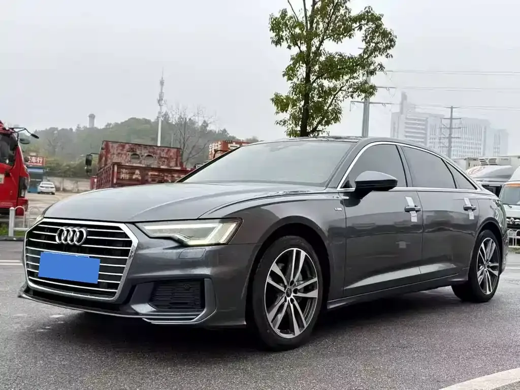 Audi A6L — фото 1