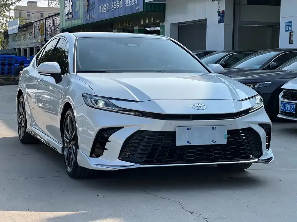 Toyota Camry 2024 из CN, фото 1