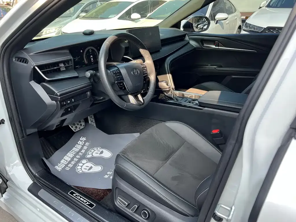 Toyota Camry 2024 из CN, фото 3