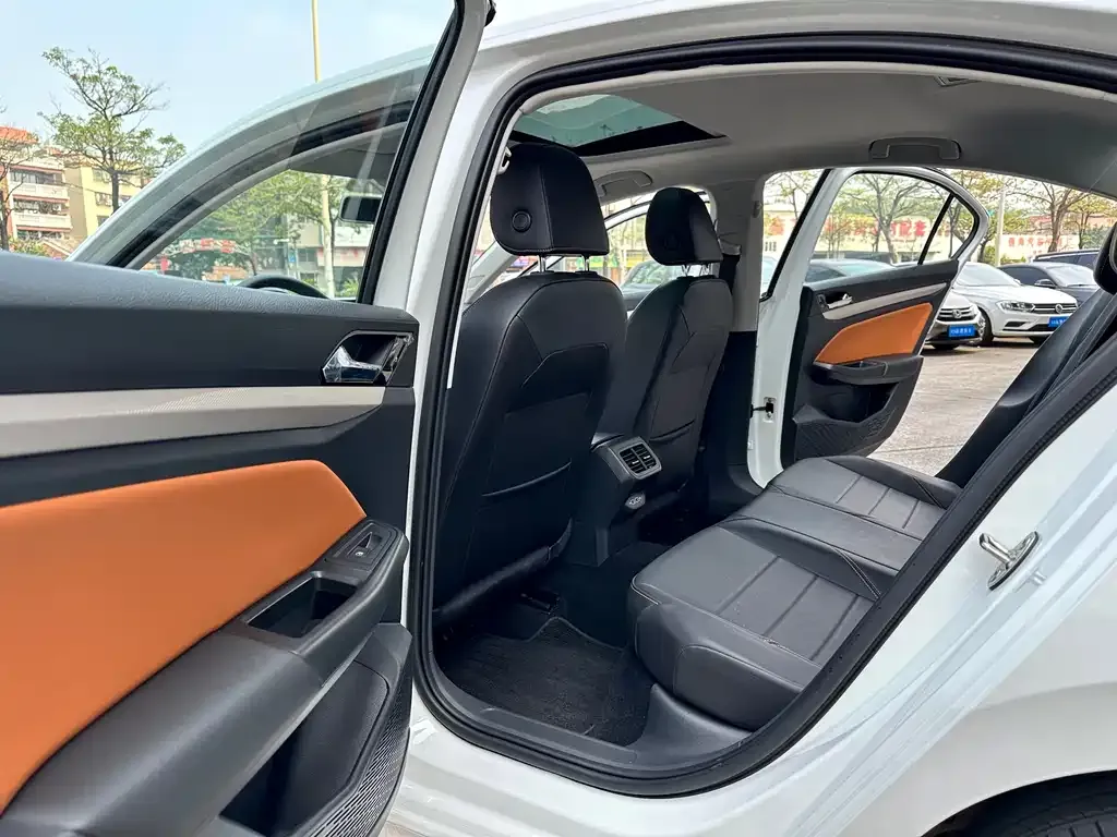 Volkswagen Bora 2024 из CN, фото 2