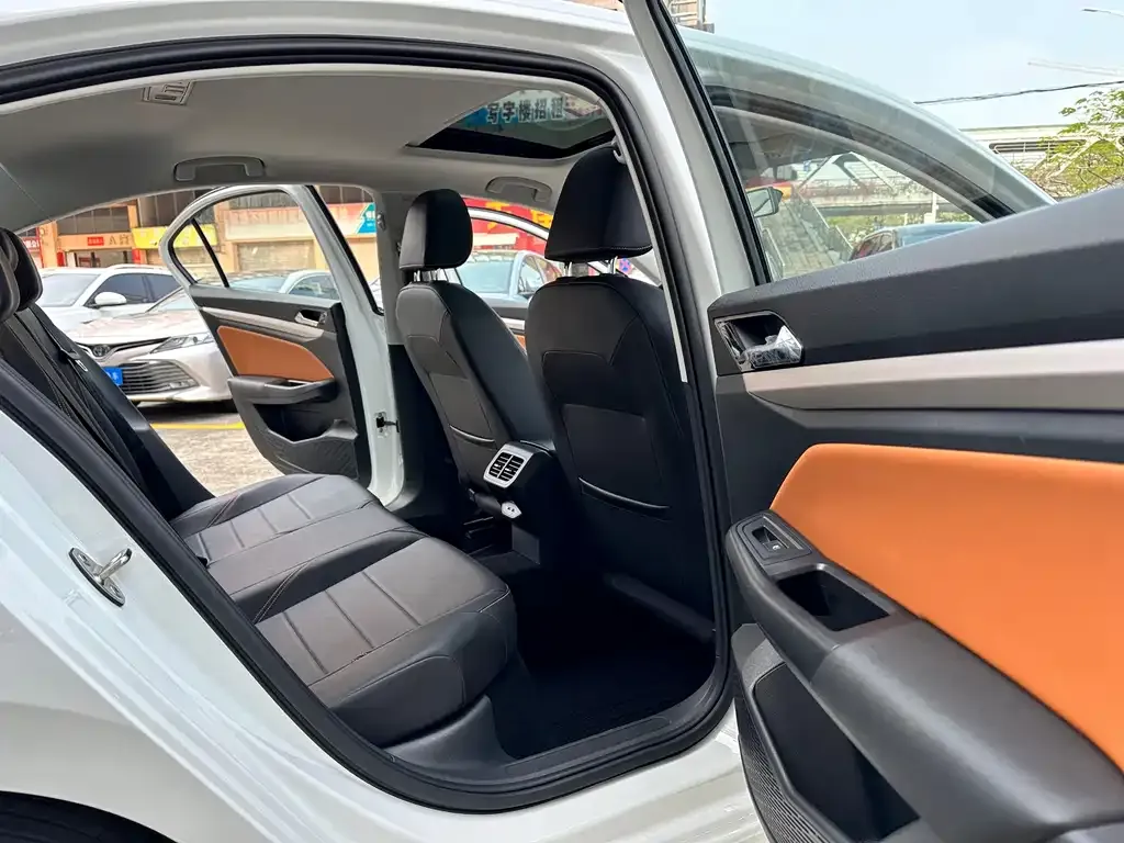 Volkswagen Bora 2024 из CN, фото 4