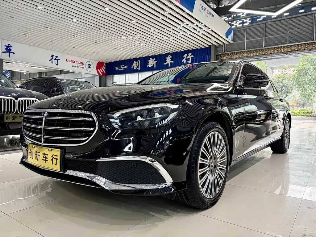 Mercedes-Benz E-Class — фото 10