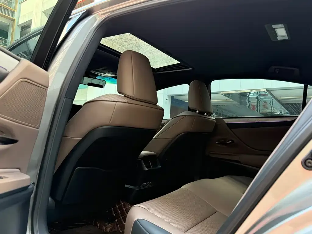 Lexus ES 2025 из CN, фото 2