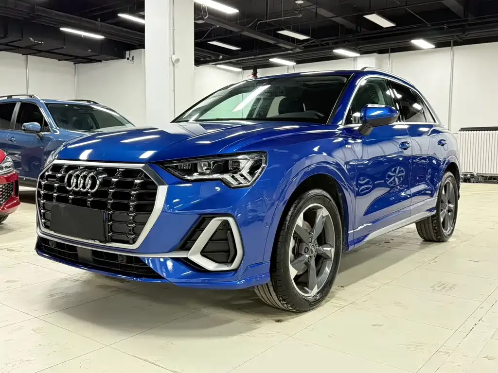 Audi Q3 — фото 1