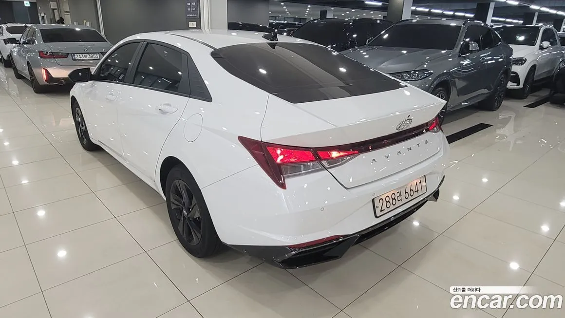 Hyundai AVANTE — фото 5