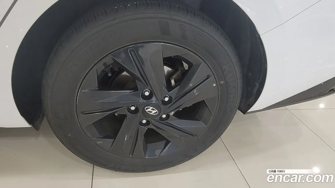 Hyundai AVANTE — фото 2