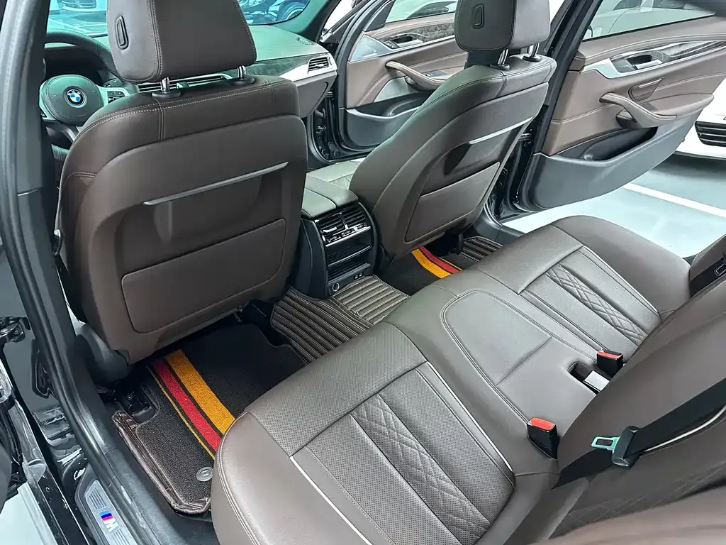 BMW 5 Series 2021 из CN, фото 7