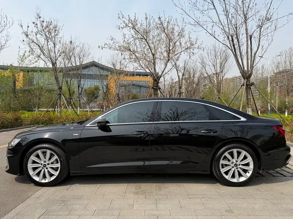 Audi A6L 2024 из CN, фото 5