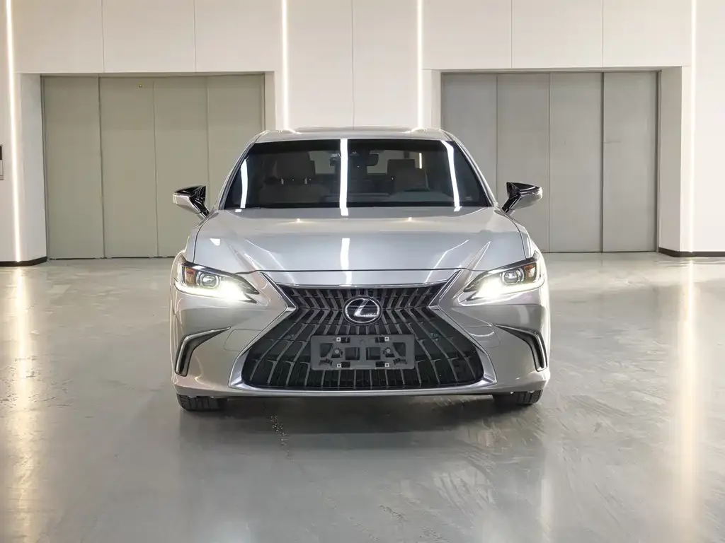 Lexus ES 2023 из CN, фото 2