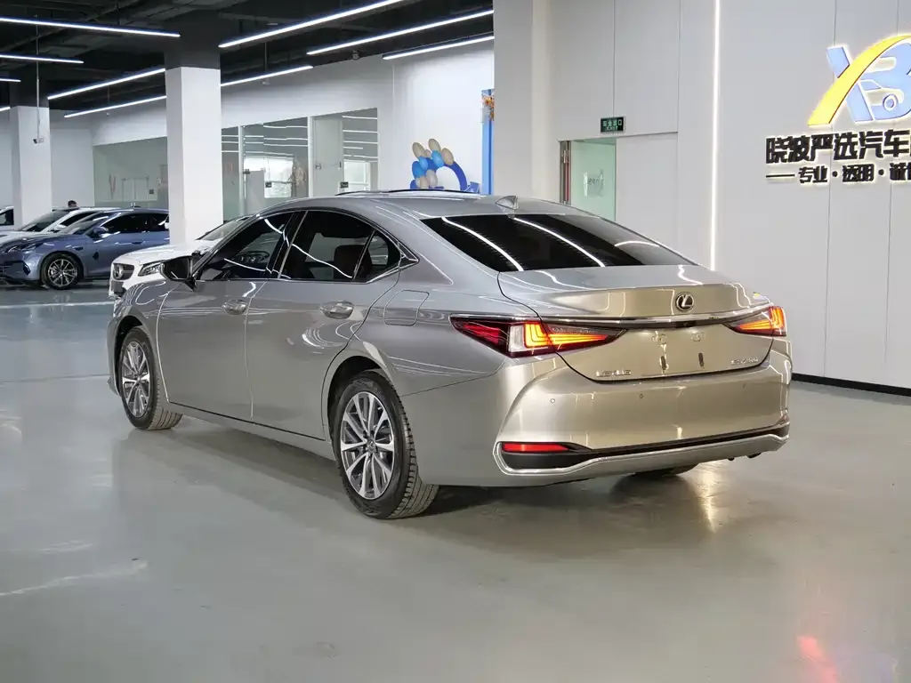 Lexus ES 2023 из CN, фото 10