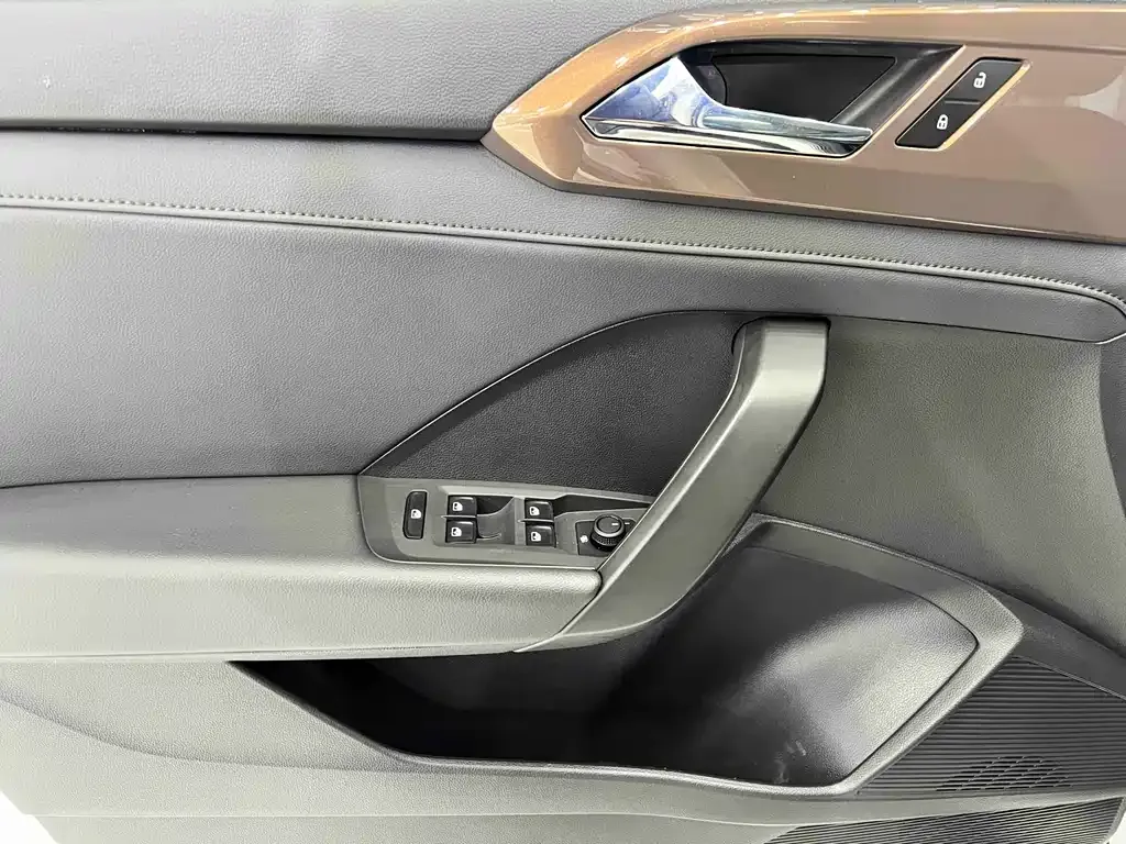 Volkswagen Tharu 2022 из CN, фото 7