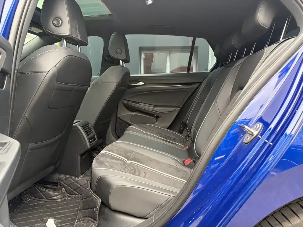 Volkswagen Golf 2021 из CN, фото 5