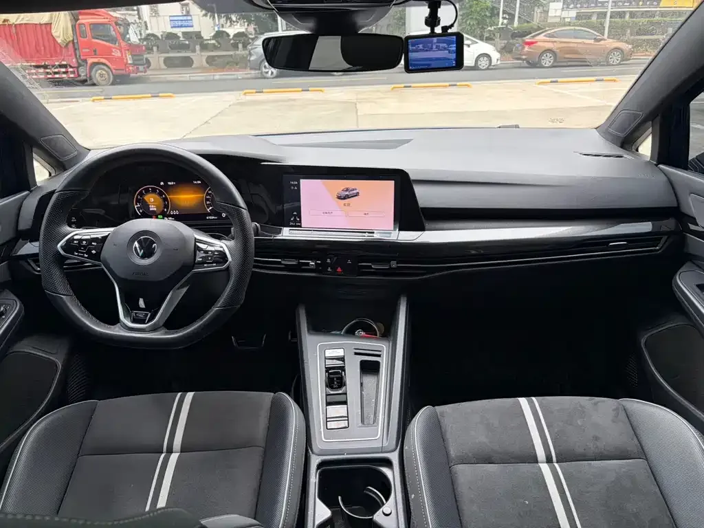 Volkswagen Golf 2021 из CN, фото 3
