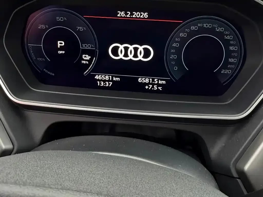 Audi Q4 e-tron — фото 8