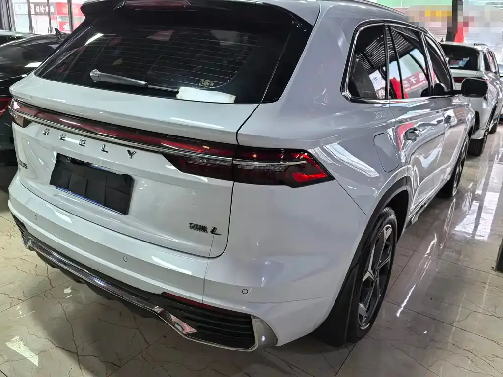 Geely Xingyue L — фото 10