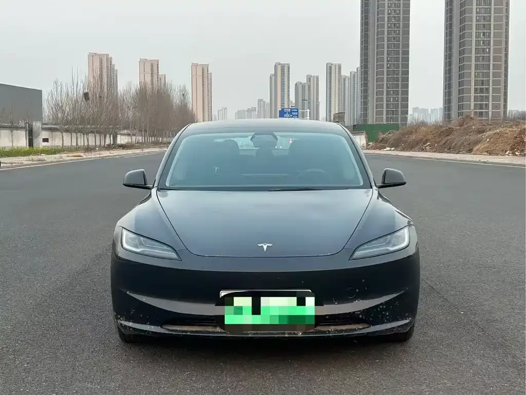 Tesla Model 3 — фото 9