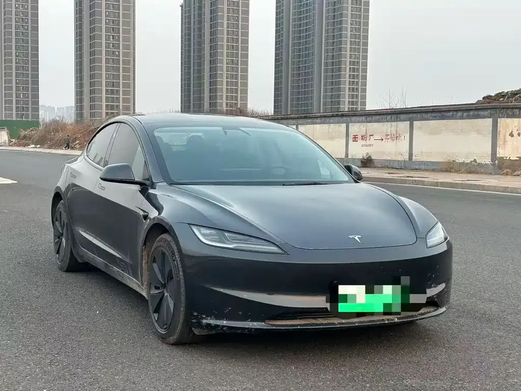 Tesla Model 3 — фото 10