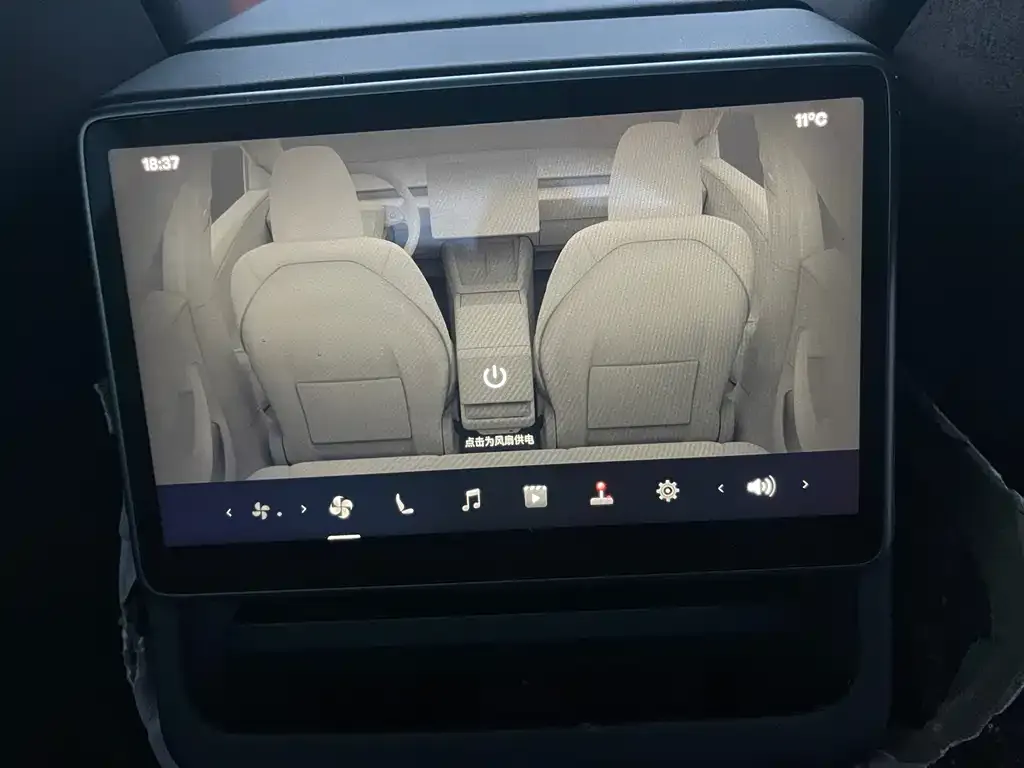Tesla Model 3 — фото 4