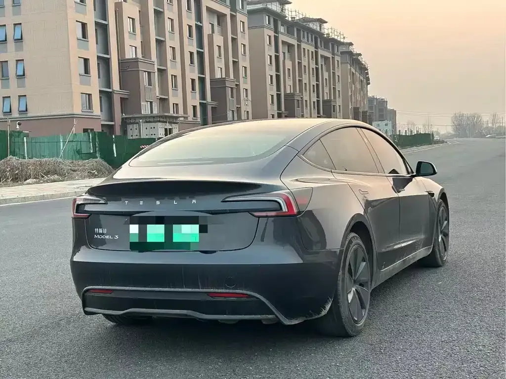 Tesla Model 3 — фото 6