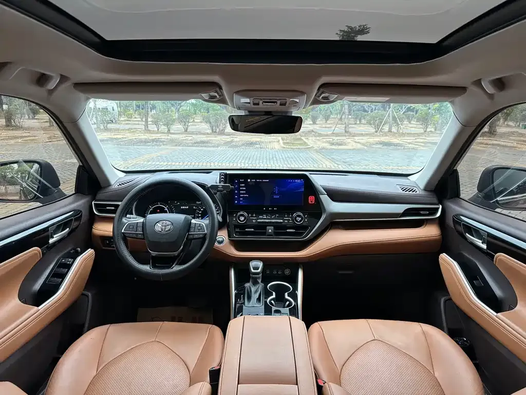 Toyota Highlander — фото 2