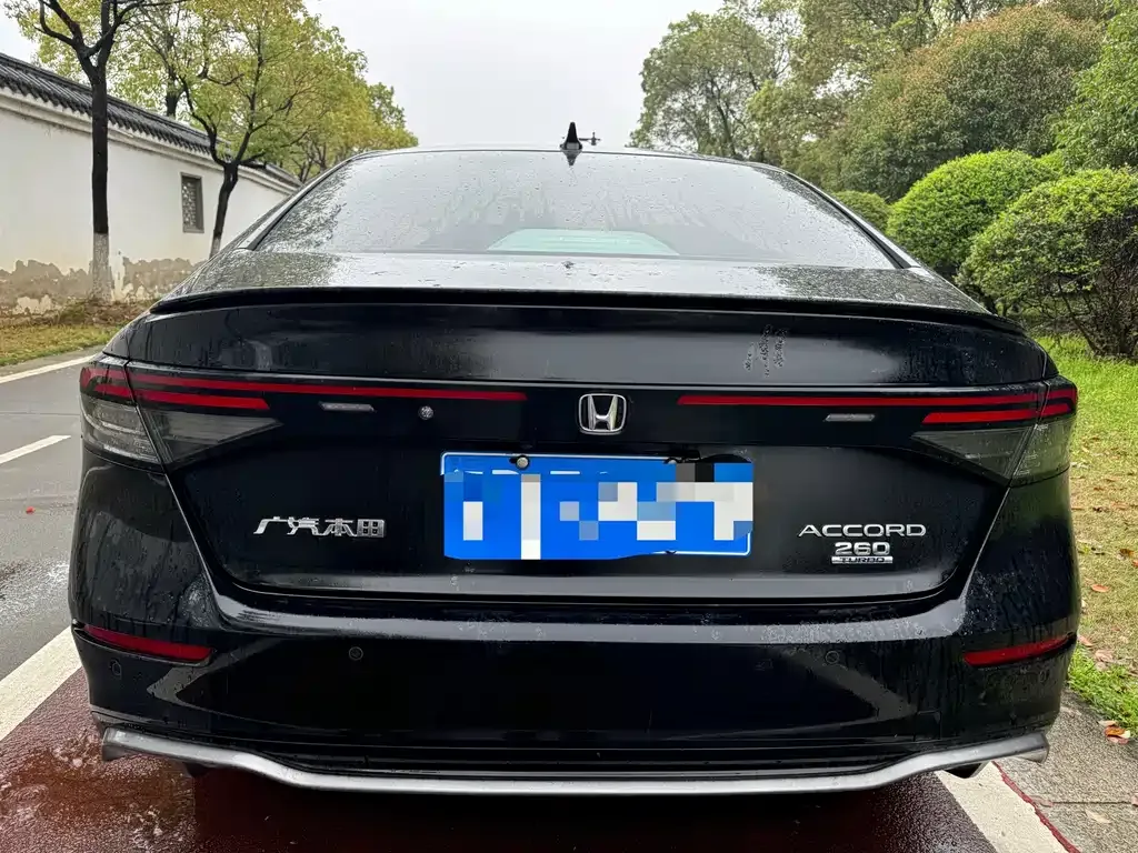 Honda Accord — фото 10