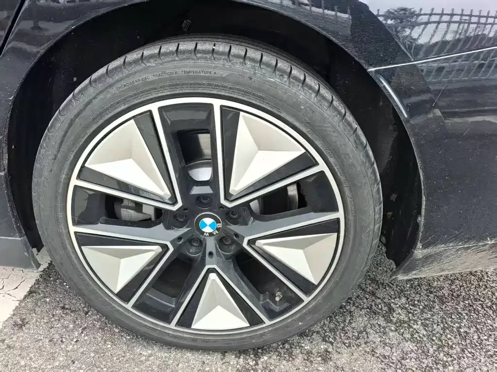 BMW i3 — фото 8