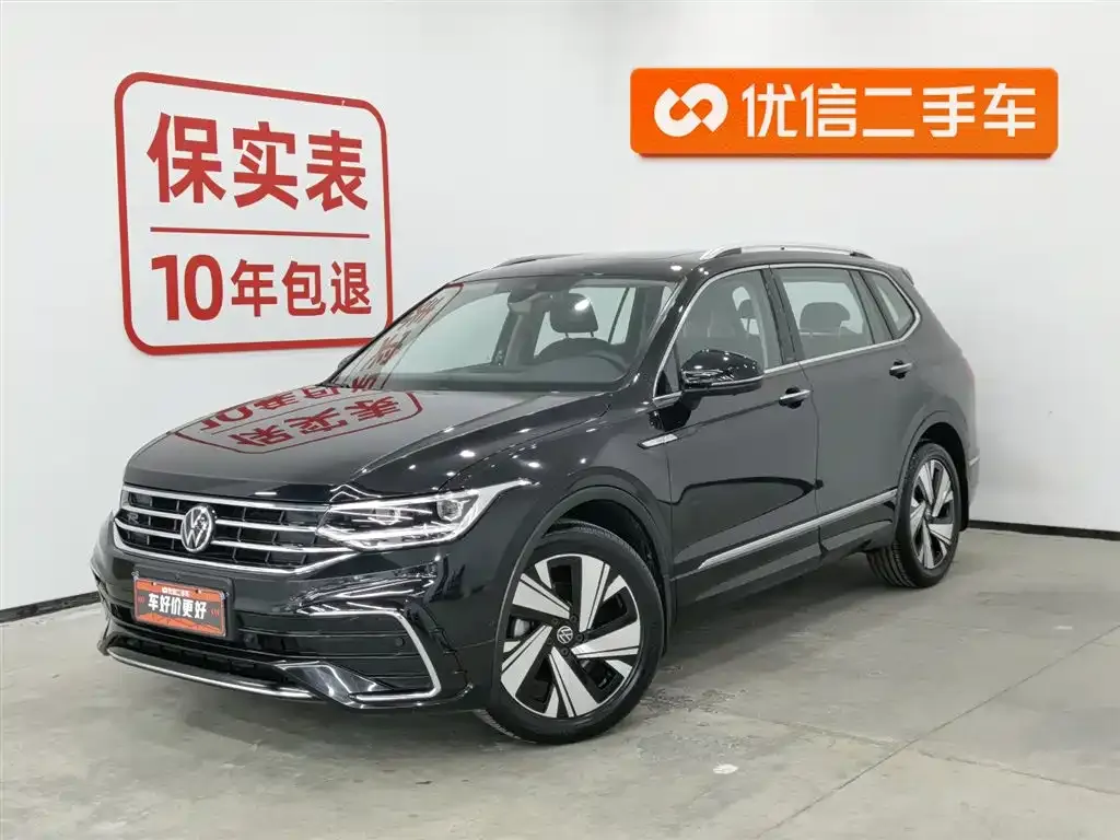 Volkswagen Tiguan L — фото 1