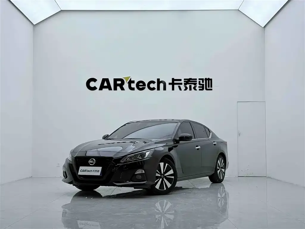 Nissan Teana — фото 1