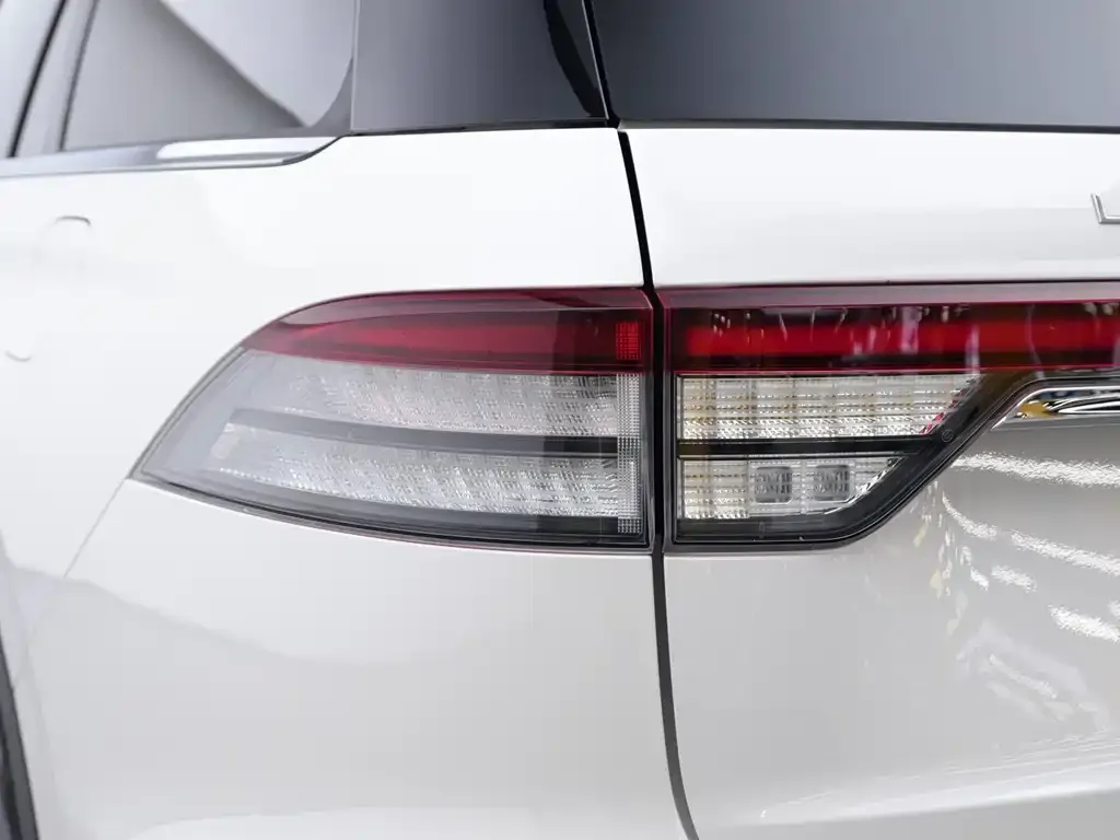 Lincoln Aviator 2021 из CN, фото 9