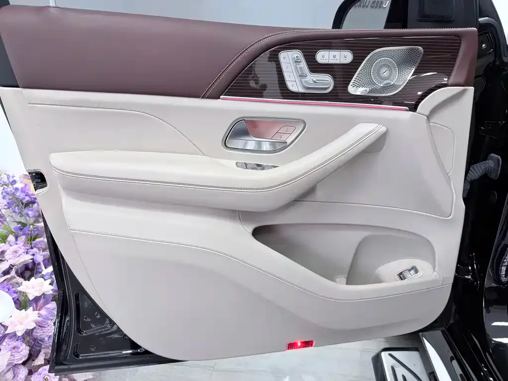 Mercedes-Benz GLS — фото 4