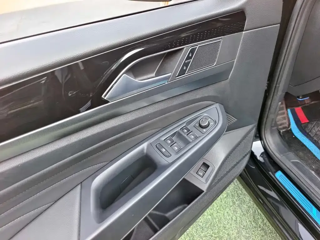 Volkswagen Passat — фото 2