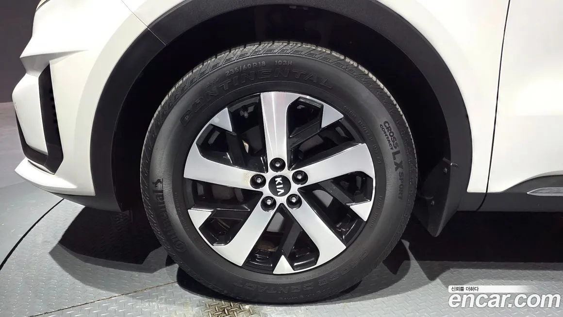 Kia Sorento — фото 8