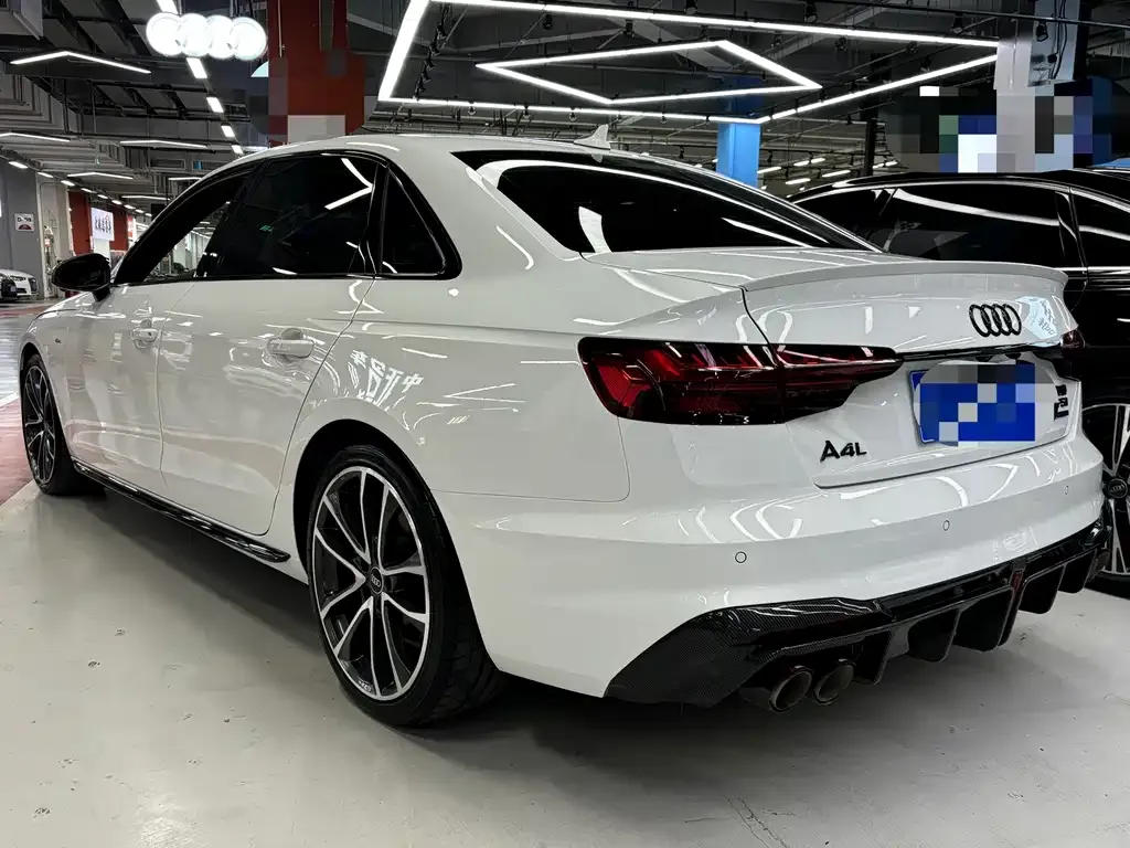 Audi A4L — фото 5