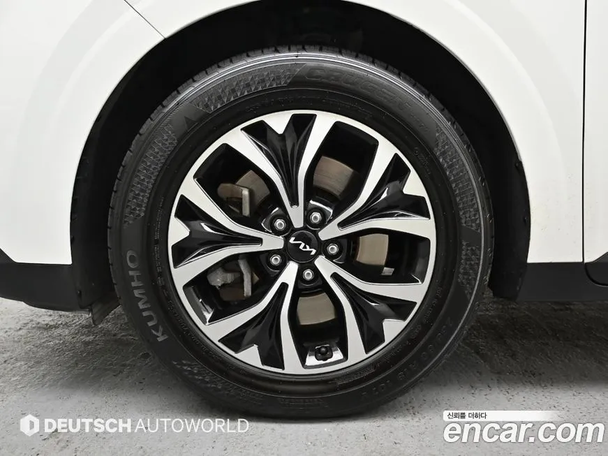 Kia Carnival — фото 10