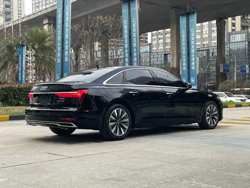 Audi A6L — фото 10