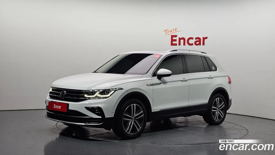 Volkswagen Tiguan — фото 1