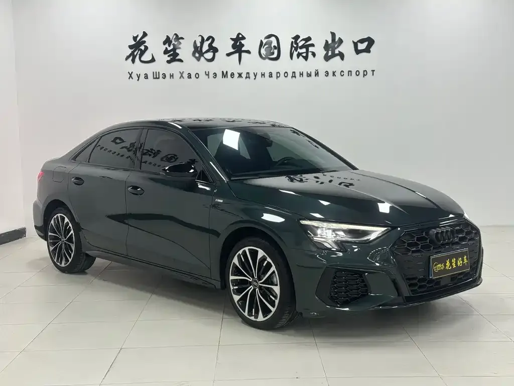 Audi A3 2023 из CN, фото 2