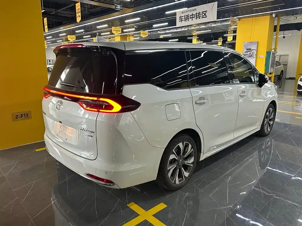 GAC Motor Trumpchi M6 — фото 10