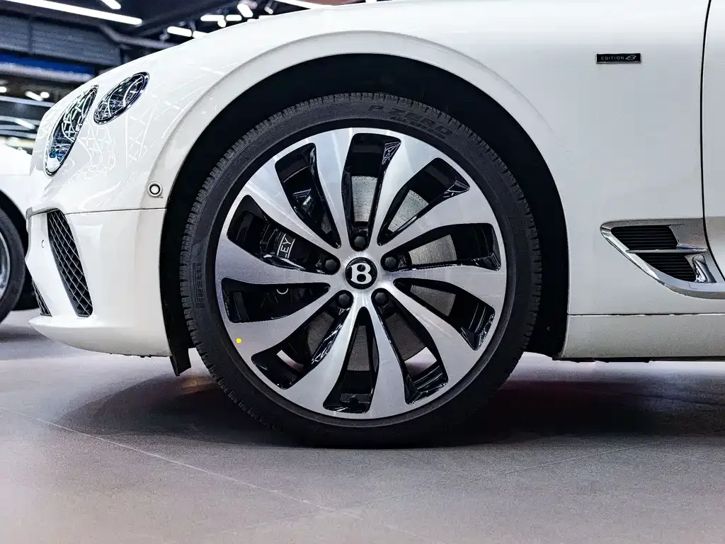 Bentley Continental 2025 из CN, фото 3